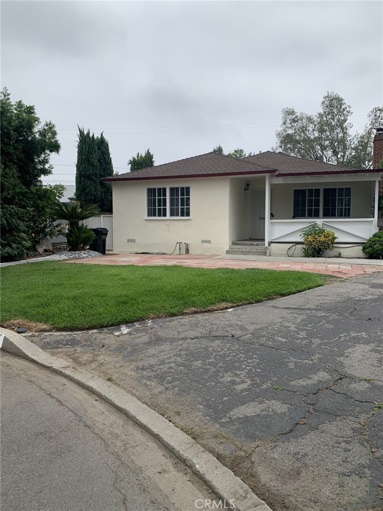 2625 Foss Avenue