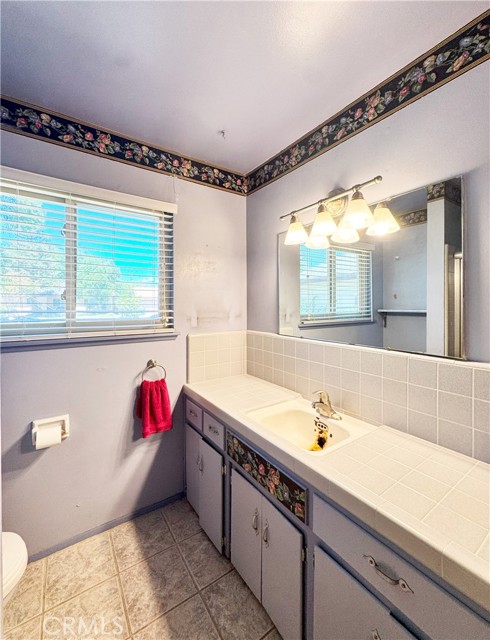 1041 Golden Gate Avenue, Dos Palos CA: https://media.crmls.org/medias/78edd5ee-9a5a-427a-9f8e-d5499a9dba4e.jpg