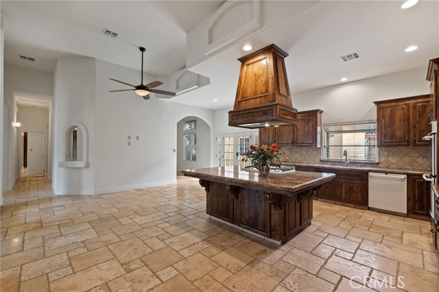 Detail Gallery Image 9 of 71 For 2112 Branch Creek, Bakersfield,  CA 93312 - 4 Beds | 2/1 Baths