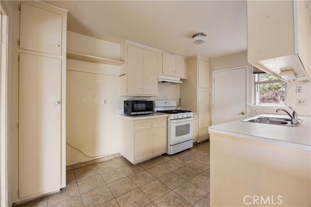 Detail Gallery Image 18 of 32 For 3102 Warren Ln, Costa Mesa,  CA 92626 - 3 Beds | 2 Baths