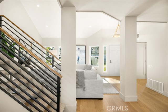 Detail Gallery Image 10 of 60 For 11 Thunder Trl #6,  Irvine,  CA 92614 - 4 Beds | 2/1 Baths