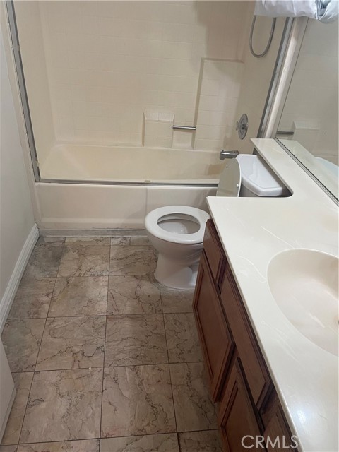 Detail Gallery Image 10 of 10 For 7547 Bellingham Ave, North Hollywood,  CA 91605 - 4 Beds | 3 Baths