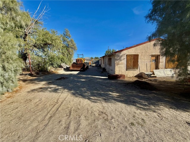 Detail Gallery Image 9 of 58 For 82449 1st St, Trona,  CA 93562 - 6 Beds | 3 Baths