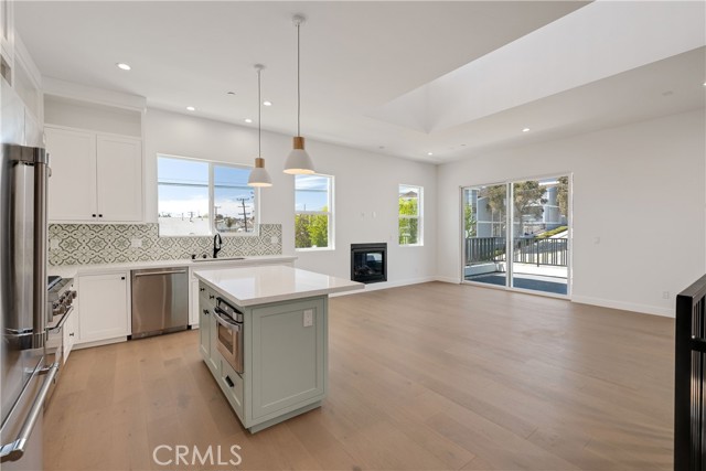 2100 Carnegie Lane, Redondo Beach CA: https://media.crmls.org/medias/78f023af-5968-43c0-b5b9-1c36be214a18.jpg