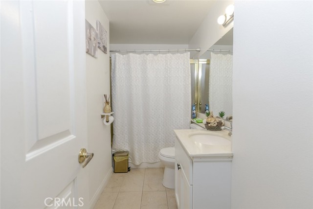 Detail Gallery Image 12 of 22 For 450 W Dryden St #104,  Glendale,  CA 91202 - 2 Beds | 2 Baths