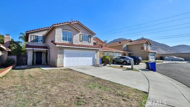 Detail Gallery Image 1 of 30 For 11355 Tondela St, Fontana,  CA 92337 - 5 Beds | 2/1 Baths