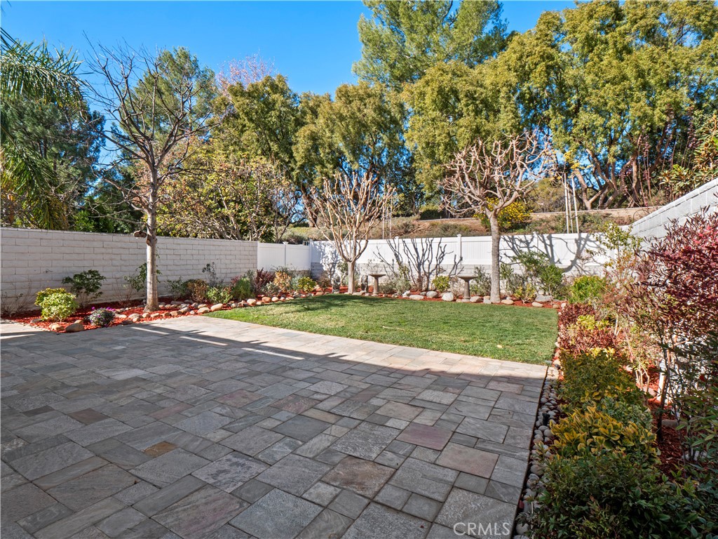 https://media.crmls.org/medias/78f110be-327b-41d1-9651-3b49bf56bd93.jpg?preset=X-Large