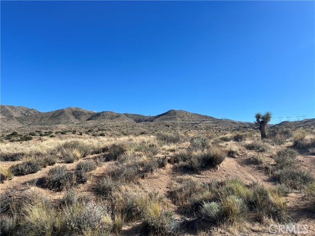 Detail Gallery Image 5 of 6 For 26330 Mountain View Rd, Apple Valley,  CA 92308 - – Beds | – Baths