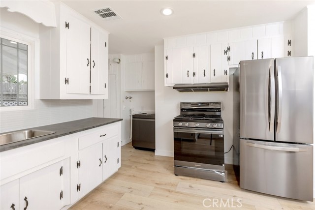 Detail Gallery Image 7 of 17 For 4124 La Crescenta Ave, La Crescenta,  CA 91214 - 2 Beds | 1 Baths