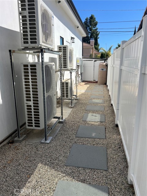 20329 Stagg Street photo 32