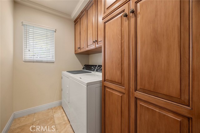 241 S Country Hill Road, Anaheim Hills CA: https://media.crmls.org/medias/78f3ac52-b18a-4819-adf9-9f1ac502906f.jpg