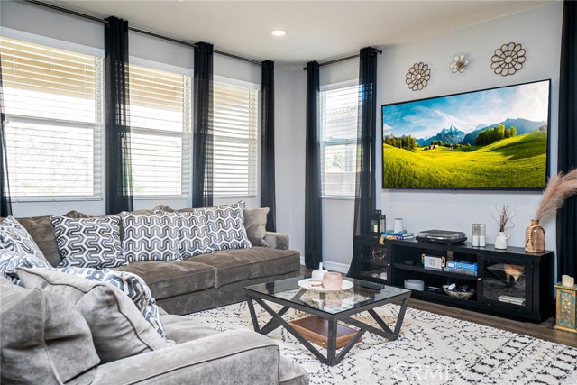 Detail Gallery Image 15 of 49 For 4788 Condor, Fontana,  CA 92336 - 3 Beds | 2/1 Baths