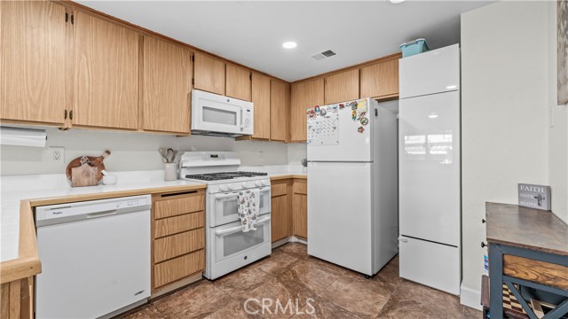 Detail Gallery Image 20 of 23 For 9713 La Jolla #B,  Rancho Cucamonga,  CA 91701 - 2 Beds | 2/1 Baths