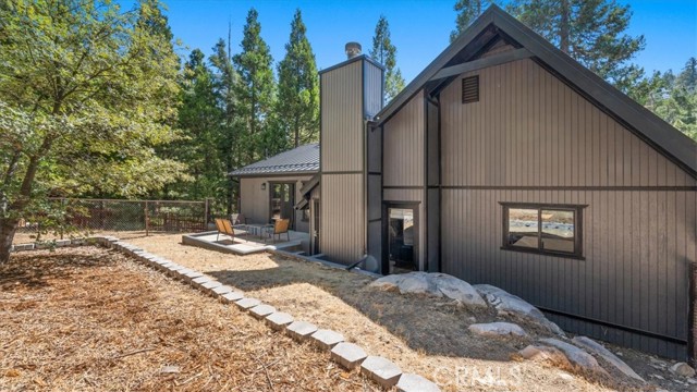 610 Pioneer, Lake Arrowhead, CA 92352