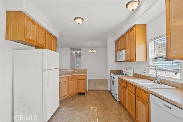 15455 Glenoaks Boulevard, Sylmar CA: https://media.crmls.org/medias/78f55f18-9564-4cc0-80de-66d92e646a37.jpg