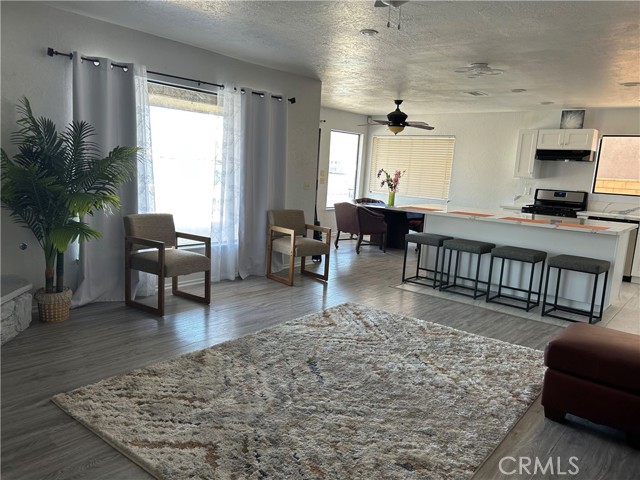 Detail Gallery Image 14 of 17 For 13915 Spring Valley Pkwy, Victorville,  CA 92395 - 3 Beds | 2 Baths