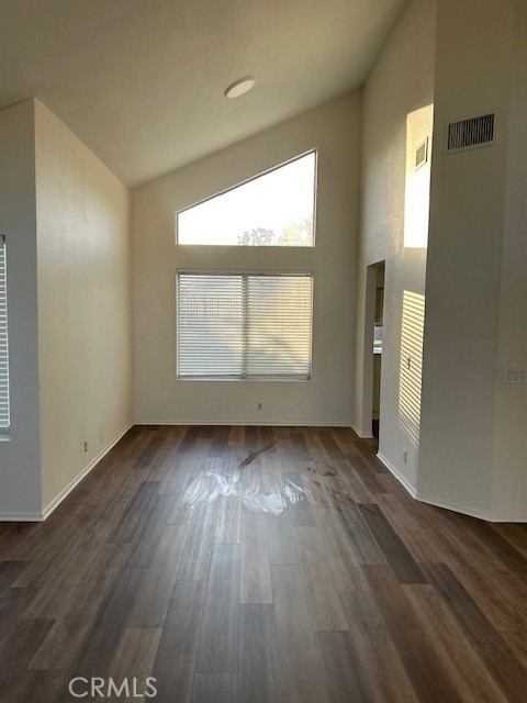 Detail Gallery Image 4 of 13 For 7215 Goldboro Ln, Riverside,  CA 92506 - 3 Beds | 2/1 Baths