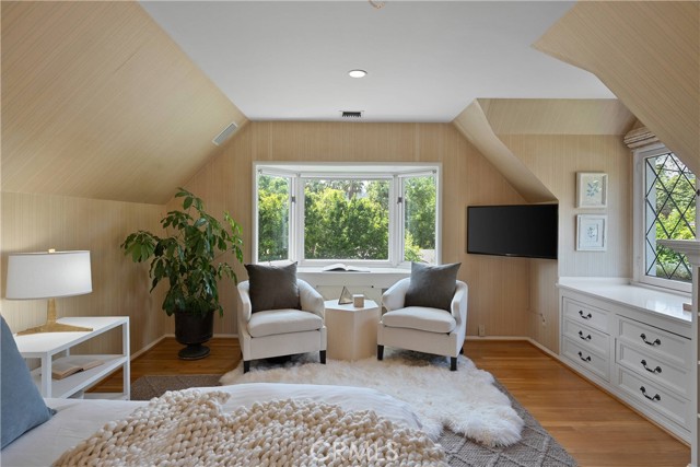 11818 Laurel Hills Road, Studio City CA: https://media.crmls.org/medias/78f85969-c79a-452a-ab63-c140d7c969b5.jpg