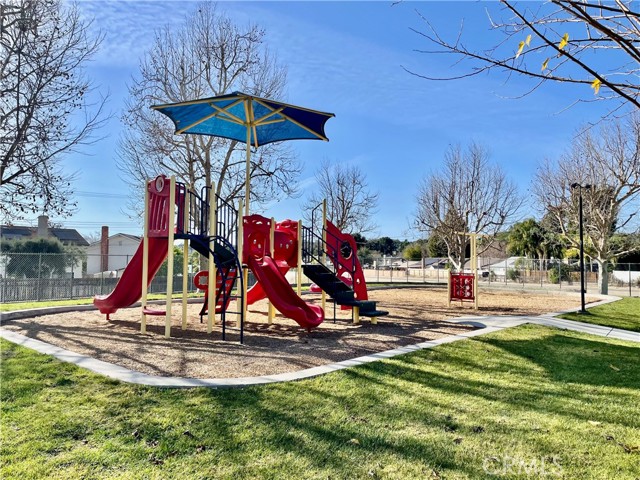 Detail Gallery Image 14 of 18 For 28164 Robin Ave, Saugus,  CA 91350 - 2 Beds | 1 Baths