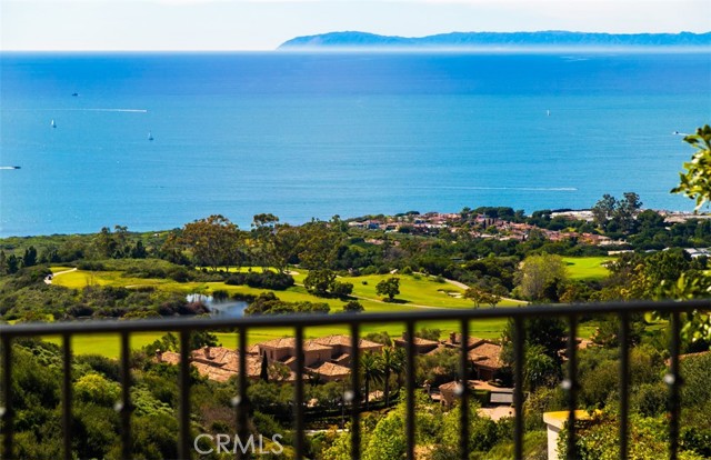 50 Pelican Crest, Newport Coast CA: https://media.crmls.org/medias/78f98290-2891-4259-862c-34ab0b9027da.jpg