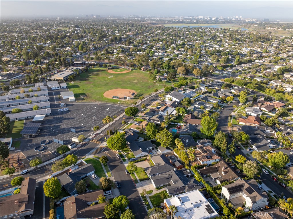 MLS #OC25137424 img 42