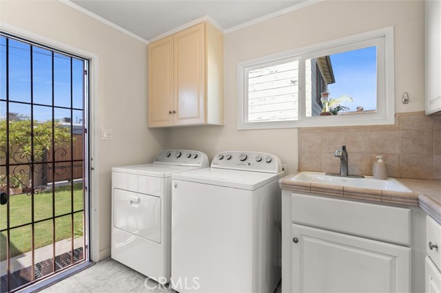 Image 21 of 30 For 3921 Lime Avenue