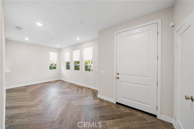 Detail Gallery Image 8 of 49 For 590 Catalonia, Lake Forest,  CA 92630 - 4 Beds | 4 Baths