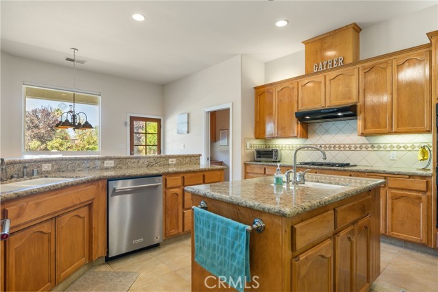 Detail Gallery Image 20 of 54 For 13946 Santa Fe Ct, Bakersfield,  CA 93314 - 4 Beds | 3 Baths