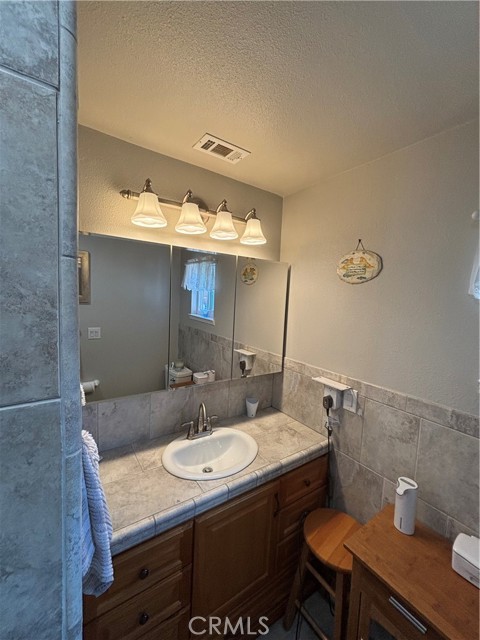 Detail Gallery Image 12 of 18 For 1012 Gardenia St, Lompoc,  CA 93436 - 3 Beds | 2/1 Baths