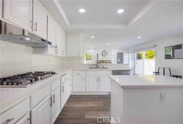 19416 Shadow Oak Drive, Lake Forest CA: https://media.crmls.org/medias/78fbef42-9005-40f7-b3d1-32477059ffeb.jpg