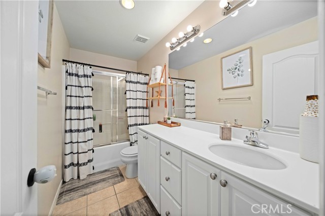 2641 Senna Lane, Palmdale CA: https://media.crmls.org/medias/78fca44e-f770-4f60-a6c7-921ad40038e1.jpg