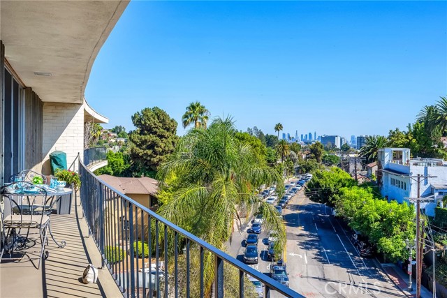 Detail Gallery Image 16 of 29 For 2260 N Cahuenga Boulevard #502,  Los Angeles,  CA 90068 - 2 Beds | 2 Baths