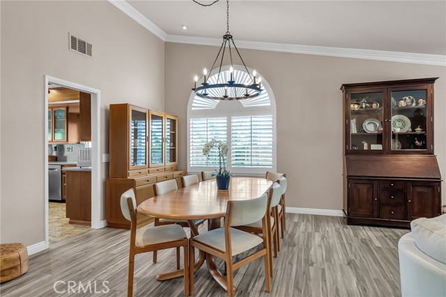 Detail Gallery Image 4 of 52 For 6712 Mission Grove Pkwy, Riverside,  CA 92506 - 5 Beds | 3 Baths