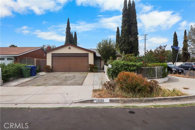 Detail Gallery Image 2 of 19 For 13151 Crowley St, Arleta,  CA 91331 - 4 Beds | 2 Baths