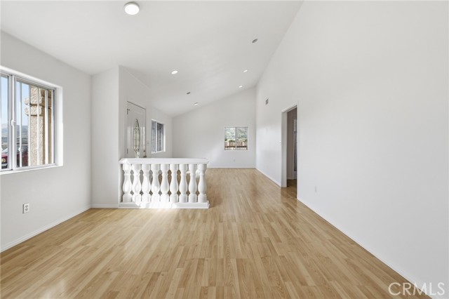 Detail Gallery Image 3 of 41 For 10744 Radwin Ave, Sunland,  CA 91040 - 3 Beds | 2 Baths