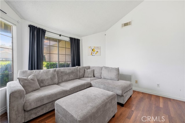 Detail Gallery Image 9 of 54 For 5361 Karling Pl, Palmdale,  CA 93552 - 4 Beds | 3 Baths