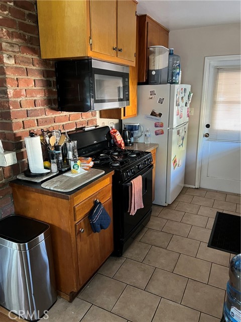 Detail Gallery Image 5 of 17 For 13833 Ramona Dr, Whittier,  CA 90605 - – Beds | – Baths