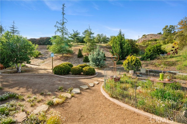Detail Gallery Image 16 of 70 For 31267 Rancho Amigos Rd, Bonsall,  CA 92003 - 3 Beds | 3/1 Baths