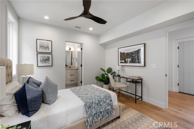 Detail Gallery Image 37 of 57 For 229 25th St, Manhattan Beach,  CA 90266 - 5 Beds | 5/2 Baths