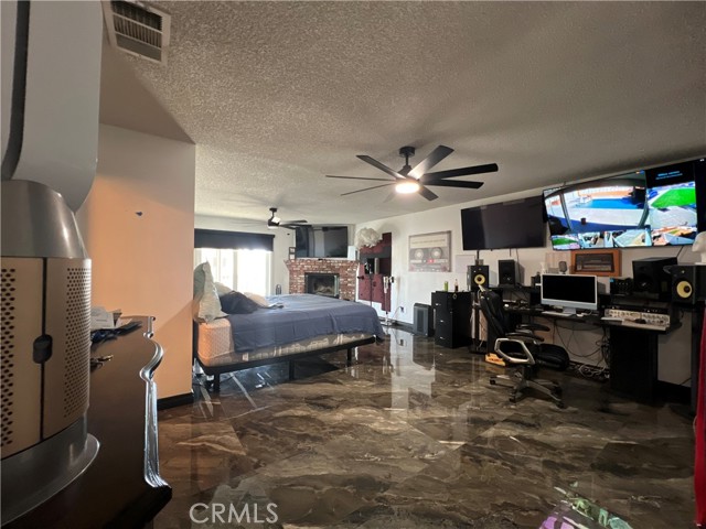 Detail Gallery Image 16 of 59 For 15245 Apache Rd, Apple Valley,  CA 92307 - 3 Beds | 2 Baths