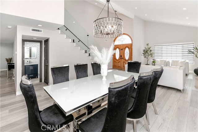 10670 Deering Avenue, Chatsworth CA: https://media.crmls.org/medias/790071b4-0a31-4efc-b4c5-950d04ca8ac5.jpg