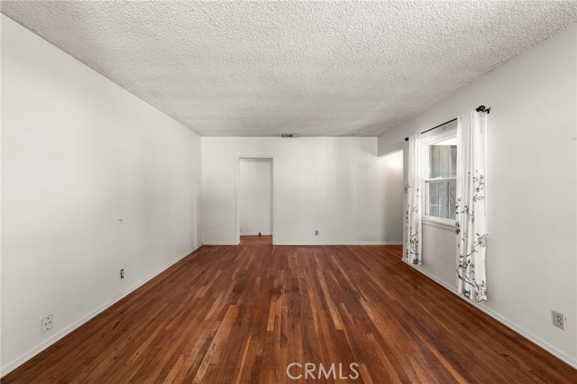 10917 Montecito Drive, El Monte CA: https://media.crmls.org/medias/7900ff71-ee32-46e3-95d5-81abc42a394e.jpg