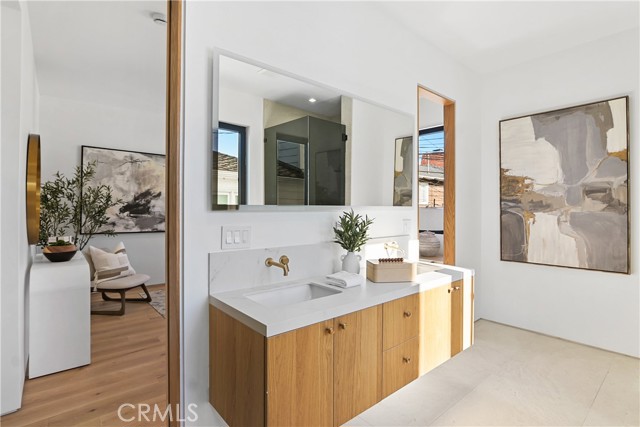 Detail Gallery Image 15 of 22 For 604 Narcissus Ave #1/2,  Corona Del Mar,  CA 92625 - 2 Beds | 2/1 Baths