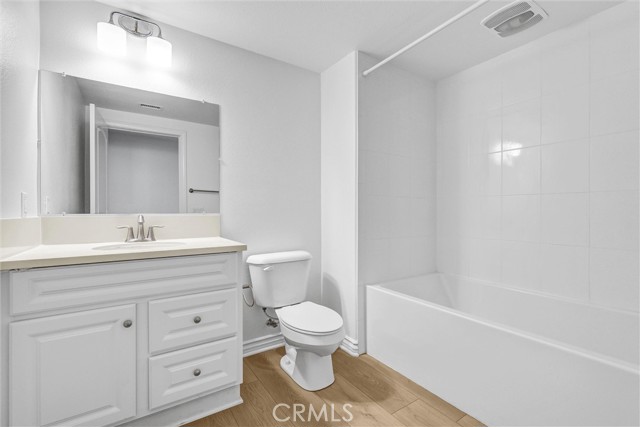 130 Rose Arch, Irvine CA: https://media.crmls.org/medias/790143f9-c2c3-4cfd-8c2f-23e6d5957e54.jpg