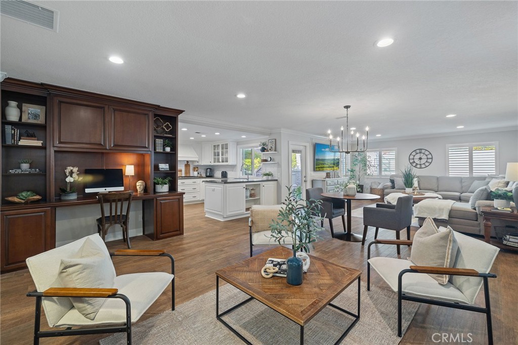 MLS #OC25228132 image #10