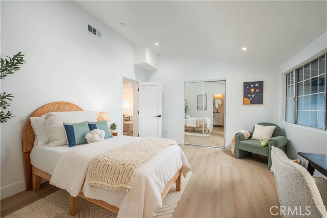 9355 Ruffner Avenue, Northridge CA: https://media.crmls.org/medias/7901b8f9-1e26-4bec-a765-e809f8c3a0cf.jpg