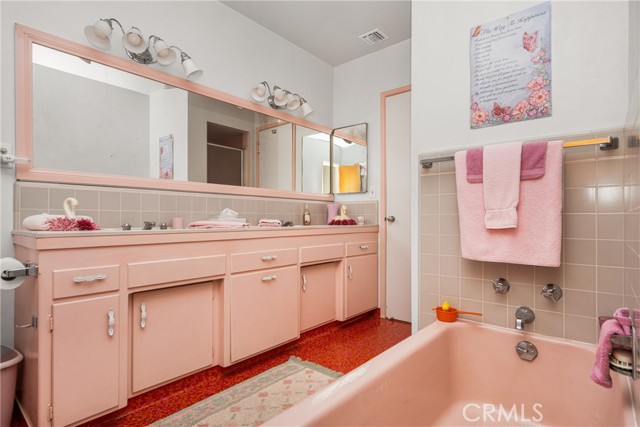 Detail Gallery Image 33 of 46 For 500 N Meadowbrook Pl, Anaheim,  CA 92801 - 4 Beds | 2/1 Baths