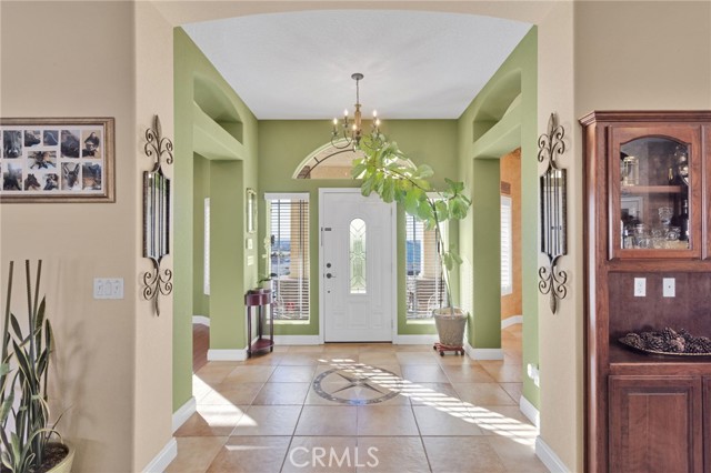 Detail Gallery Image 4 of 39 For 13519 Sunset, Apple Valley,  CA 92308 - 4 Beds | 3 Baths