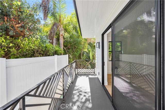 926 17th St, Hermosa Beach CA: https://media.crmls.org/medias/7904b3dc-2b30-4159-bc23-002679fb8834.jpg