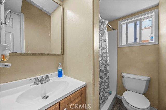 Detail Gallery Image 34 of 39 For 1709 S Townsend St, Santa Ana,  CA 92704 - 4 Beds | 2/1 Baths